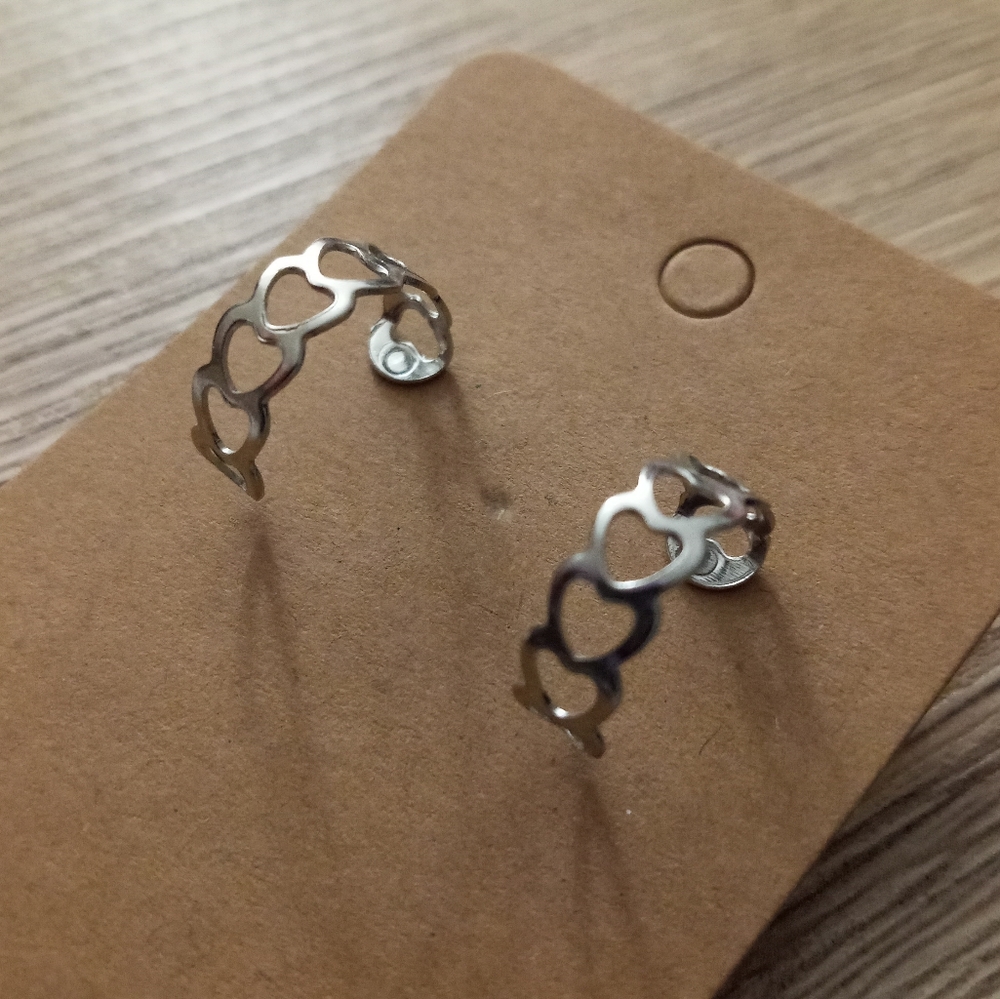New silver stud filigree heart hoop Earrings statement Earrings post back